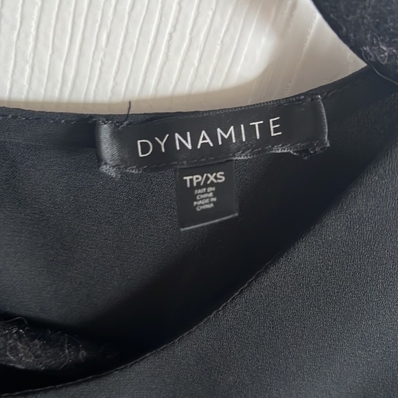 Sleeveless Blouse / Dynamite - Picture 5 of 8